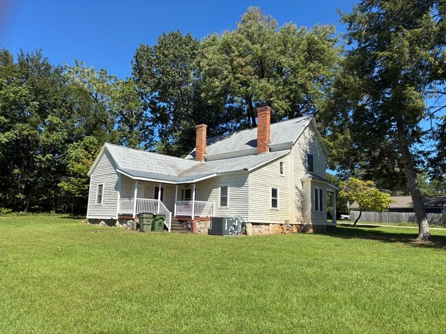 802 E Main St in Walhalla, SC - Building Photo - Building Photo