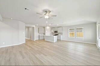 3415 Zilker Ln in Texas City, TX - Foto de edificio - Building Photo