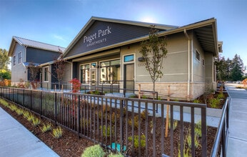 Puget Park in Everett, WA - Foto de edificio - Building Photo