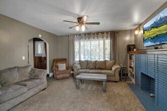 12 Lovering Ave, Unit Lower in Buffalo, NY - Building Photo - Building Photo