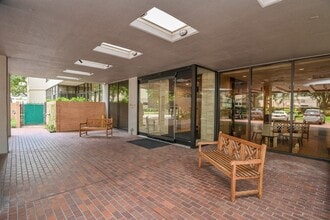 15 Greenway Plz, Unit 19F in Houston, TX - Building Photo - Building Photo