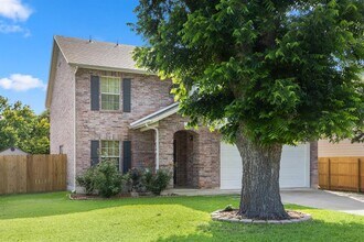 300 Emerald Fields Ln in Kyle, TX - Building Photo - Building Photo