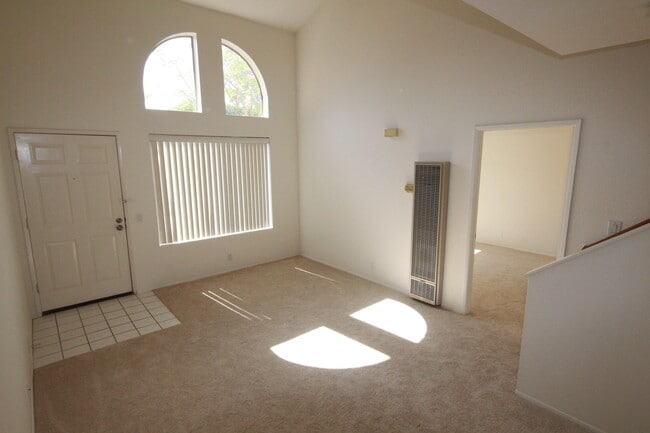 4050 Rosenda Ct in San Diego, CA - Building Photo - Building Photo