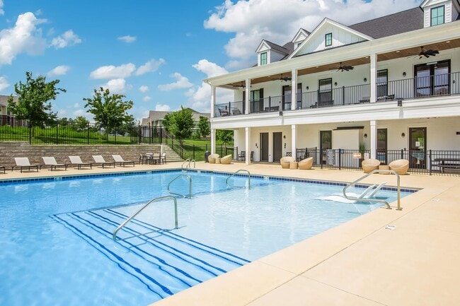 Southaven at Commonwealth in Spring Hill, TN - Foto de edificio - Building Photo