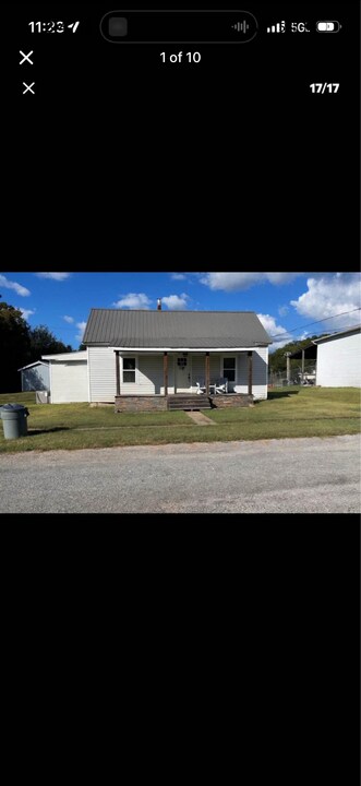 120 7th St in Calhoun, TN - Building Photo