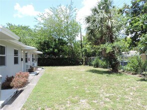 111 Charley Ave in Fort Lauderdale, FL - Building Photo - Building Photo