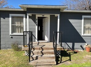 719 Hearne Ave in San Antonio, TX - Building Photo - Building Photo