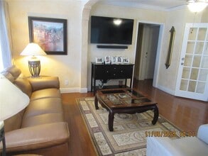 800 NE 6th St in Fort Lauderdale, FL - Building Photo - Building Photo