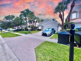 137 Canterbury Pl in Royal Palm Beach, FL - Building Photo