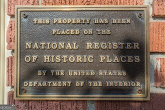 1957 Walker Ave in Atlanta, GA - Foto de edificio - Building Photo