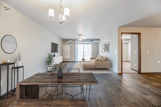 The Commons in Sioux Falls, SD - Foto de edificio - Building Photo