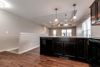 2302 W Deerbrooke Trail in Ozark, MO - Building Photo - Building Photo