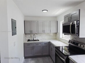 1600 NW 3rd St in Miami, FL - Building Photo - Building Photo