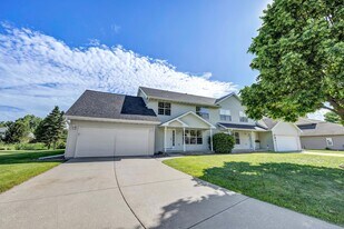 156 Cavil Way in De Pere, WI - Building Photo