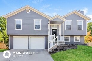 411 Allendale Ct in Greenwood, MO - Building Photo