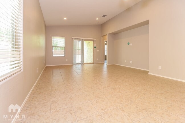 2745 E Mews Rd in Gilbert, AZ - Building Photo - Building Photo