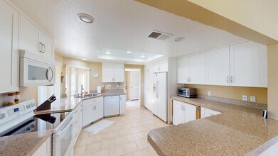 72350 Rim Dr in Palm Desert, CA - Building Photo - Building Photo