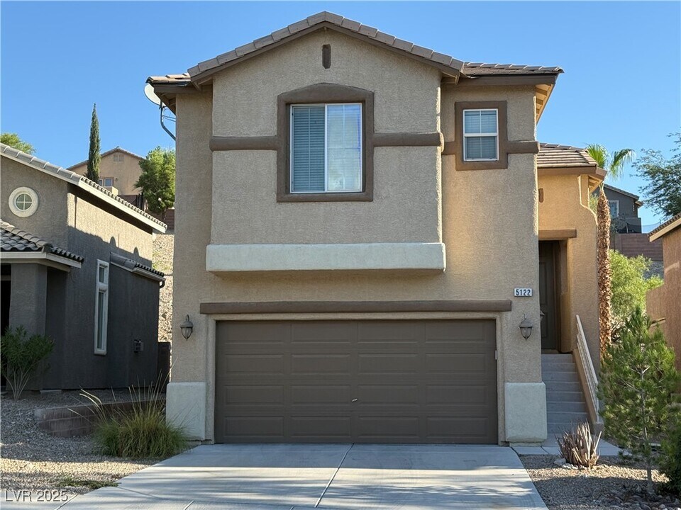 5122 Echo Shire Ave in Las Vegas, NV - Building Photo
