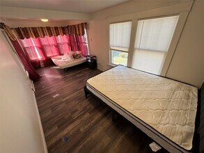 127 Baker St in Johnson City, NY - Building Photo - Building Photo