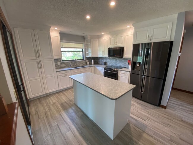 1897 Fortune Ct in Deltona, FL - Foto de edificio - Building Photo