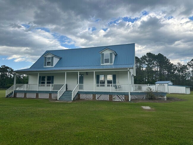 599 Schooner Point Rd in Belhaven, NC - Building Photo - Building Photo