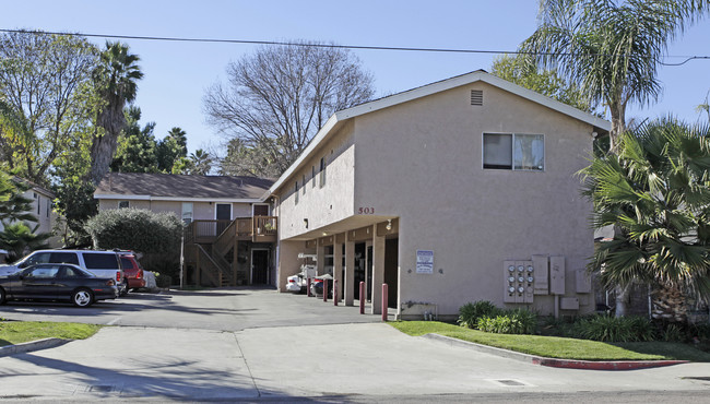 503 N Fig St in Escondido, CA - Foto de edificio - Building Photo