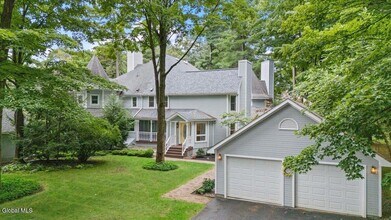 12 Vallera Rd in Saratoga Springs, NY - Building Photo - Building Photo