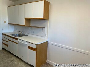 108 Sewall Ave-Unit -3 in Brookline, MA - Building Photo - Building Photo