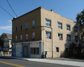 127 Pearl St in Port Chester, NY - Foto de edificio - Building Photo