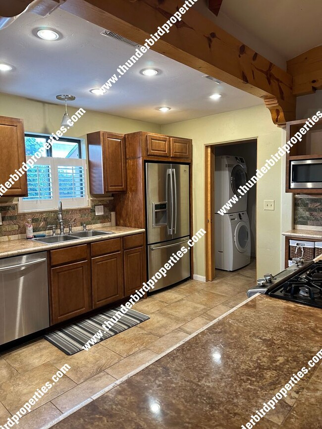 8817 James Ave NE in Albuquerque, NM - Building Photo - Building Photo