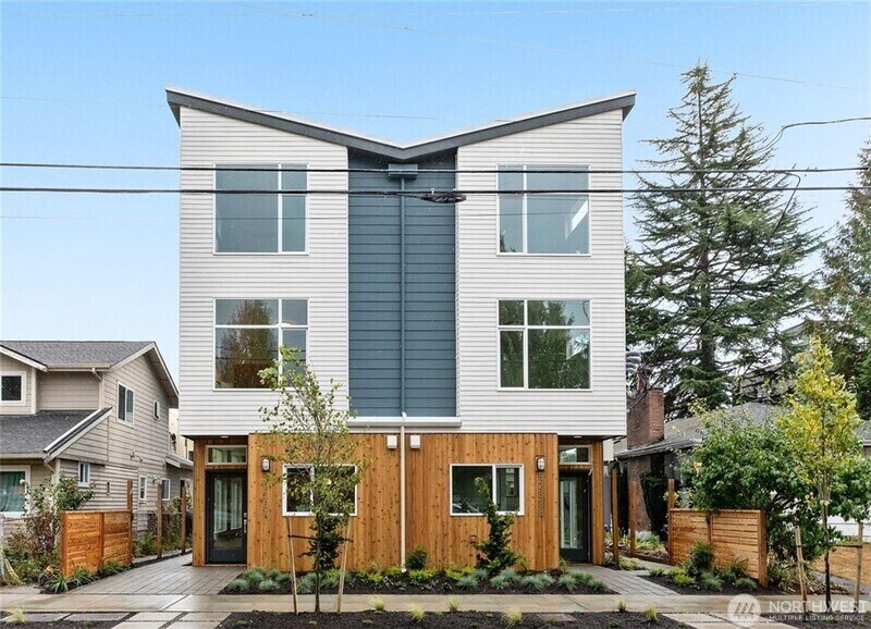 9232 17th Ave SW in Seattle, WA - Building Photo