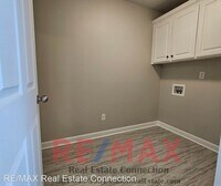 6033 Flight Ct photo'