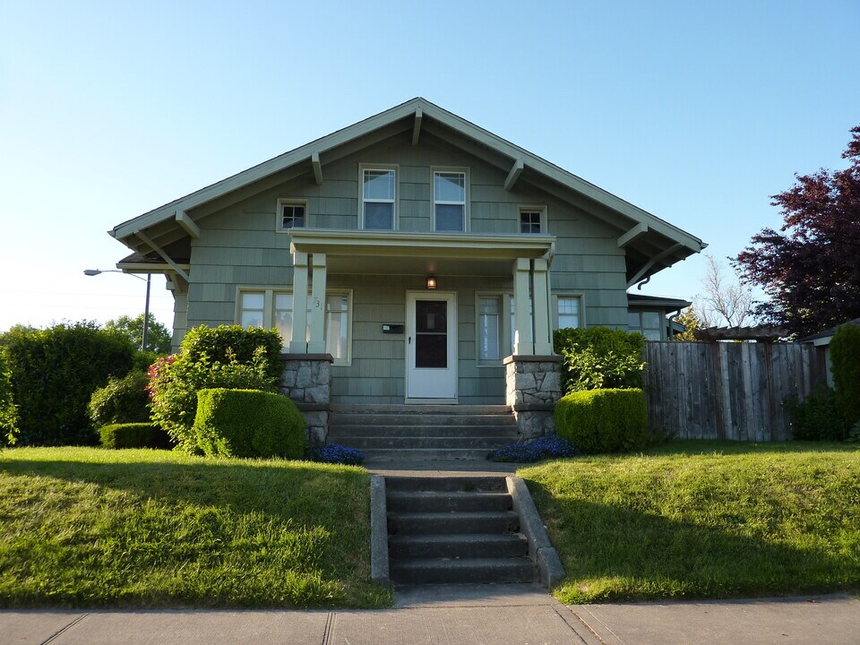 731 S 49th St in Tacoma, WA - Building Photo
