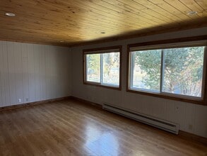 1714 NW Steidl Rd in Bend, OR - Foto de edificio - Building Photo