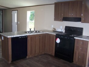 148 Pine St in Clinton, AR - Building Photo - Building Photo