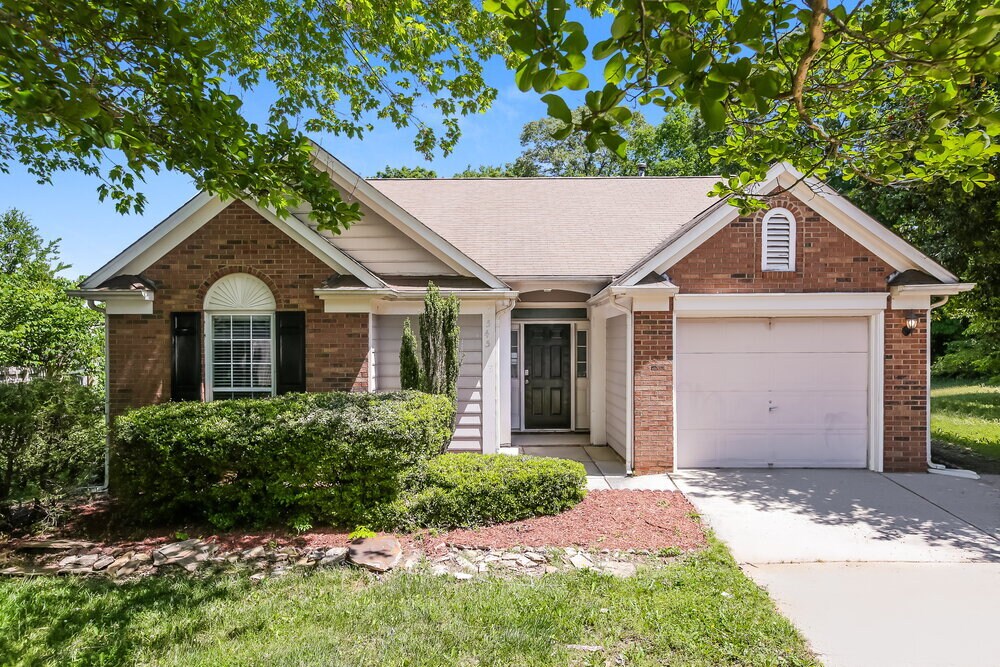 545 Holburn Ct SW in Concord, NC - Building Photo
