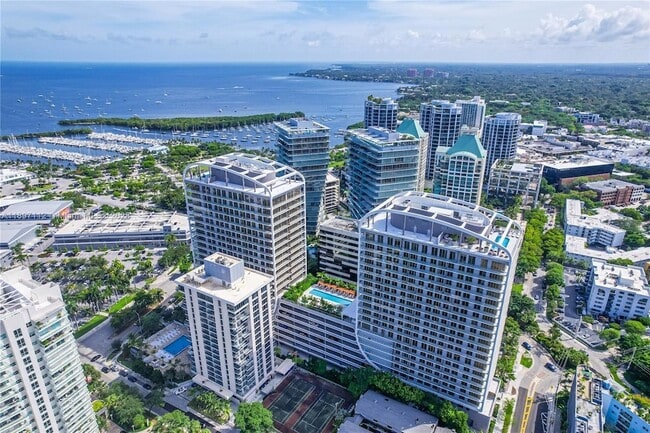 2655 S Bayshore Dr, Unit 1506 in Miami, FL - Building Photo - Building Photo