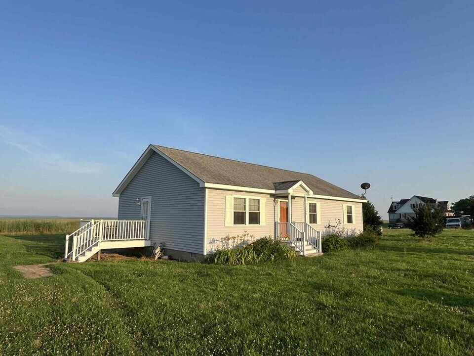 22005 Killmon Ln in Melfa, VA - Building Photo