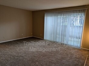 5801 Woodson Dr in Mission, KS - Building Photo - Building Photo