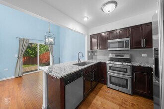 1724 Leeds Ct in Mundelein, IL - Building Photo - Building Photo