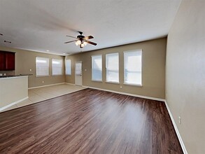 2303 Cantabria Ln in League City, TX - Building Photo - Building Photo