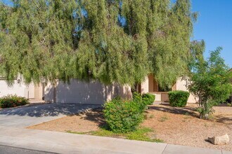 15224 W Desert Hills Dr in Surprise, AZ - Foto de edificio - Building Photo