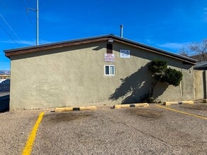 500 Ortiz Dr. SE in Albuquerque, NM - Building Photo - Interior Photo