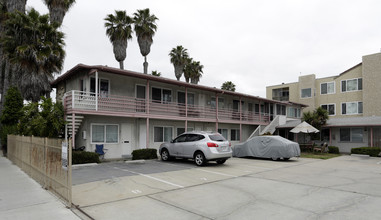 Pacific Views Apartments in Oceanside, CA - Building Photo - Building Photo