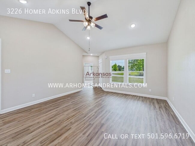 3226 Homer Adkins Blvd in Jacksonville, AR - Building Photo - Building Photo