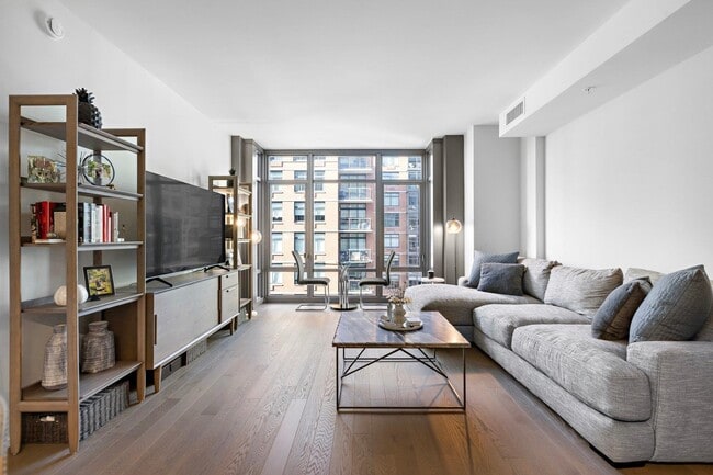 property at 1425 Hudson St