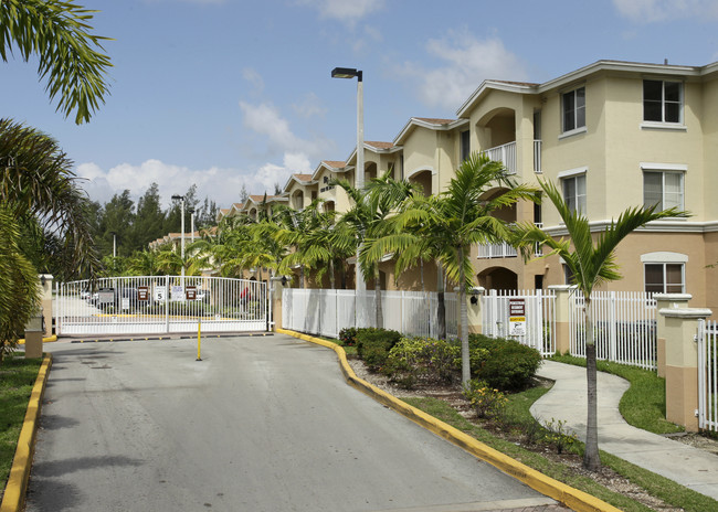 Welcome to Your Ideal Home in North Miami'... in North Miami, FL - Building Photo - Building Photo