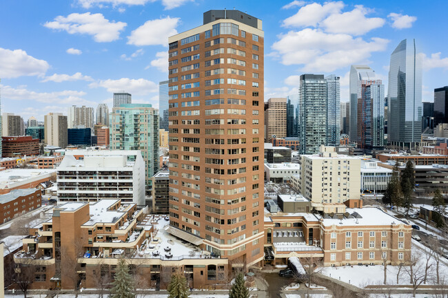 The Estate in Calgary, AB - Building Photo - Building Photo