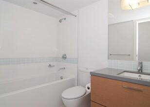 10777 University Dr in Surrey, BC - Building Photo - Building Photo