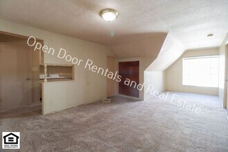 1007 Midway Dr in Auburn, IN - Building Photo - Building Photo